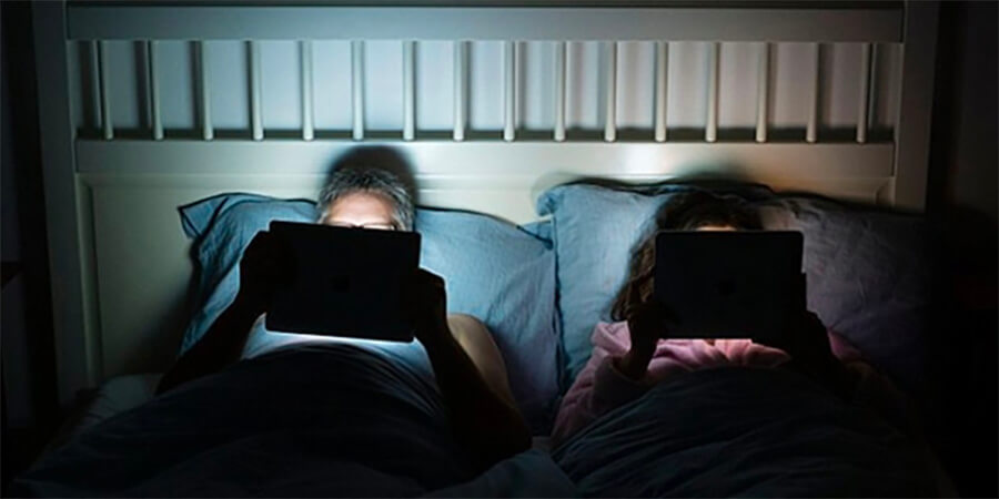 Insomnia Bikin Capek? Ahli Tidur Bilang Screen Time Masih Bisa Aman