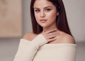 Selena Gomez Memukau Golden Globes dengan Gaun Chanel Kustom yang Dibuat Lebih dari 320 Jam
