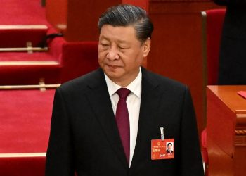 Diplomasi Bola, PM Inggris Hadiahi Xi Jinping Bola Arsenal vs MU