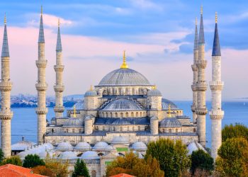 Mengulik Sejarah Sultan Ahmed Mosque, Masjid Ikonik Turki