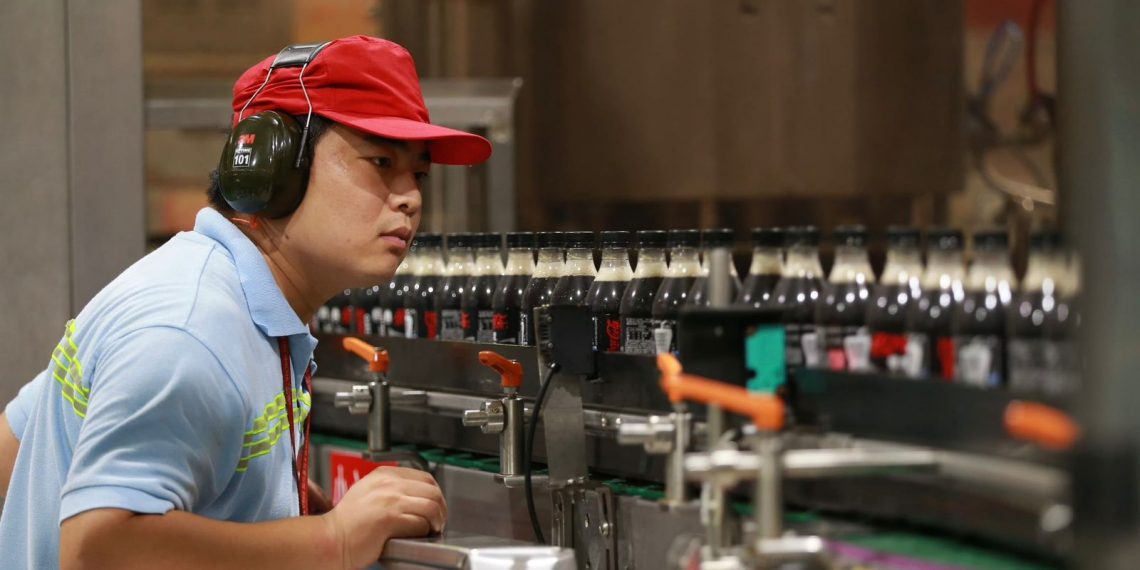 Coca-Cola Lanjutkan Reorganisasi, 75 Karyawan Kena PHK