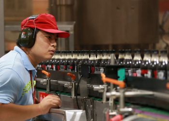 Coca-Cola Lanjutkan Reorganisasi, 75 Karyawan Kena PHK