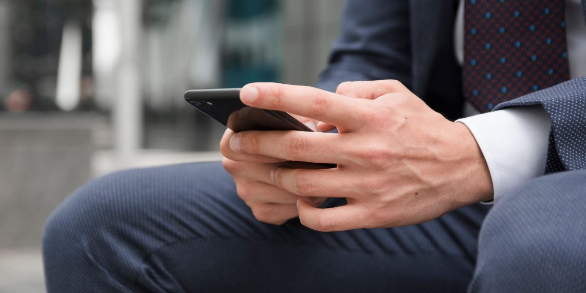 Ponsel Berisi Data Sensitif Nuklir Jepang Hilang Saat Kunjungan ke China