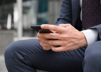 Ponsel Berisi Data Sensitif Nuklir Jepang Hilang Saat Kunjungan ke China