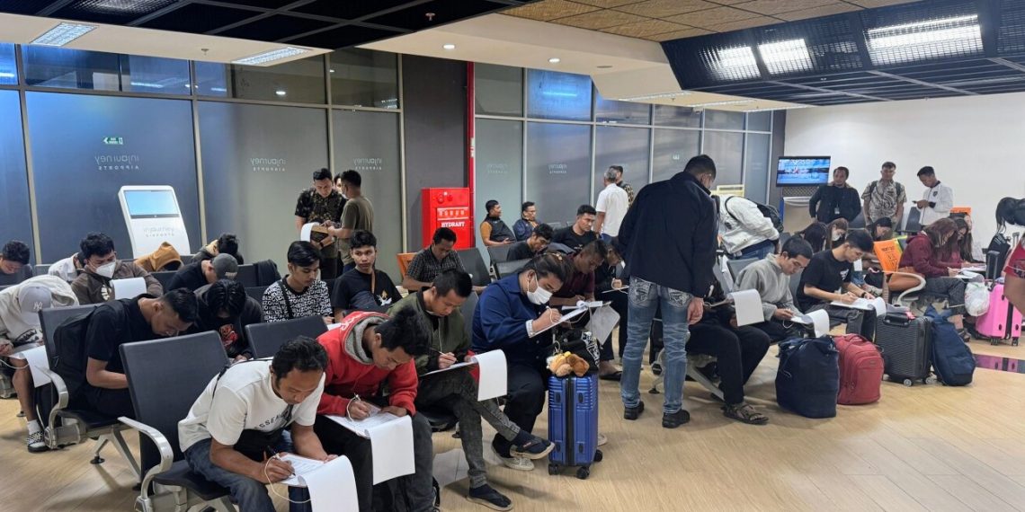 Puluhan WNI Terkait Kasus Penipuan Online di Kamboja Dipulangkan ke Tanah Air