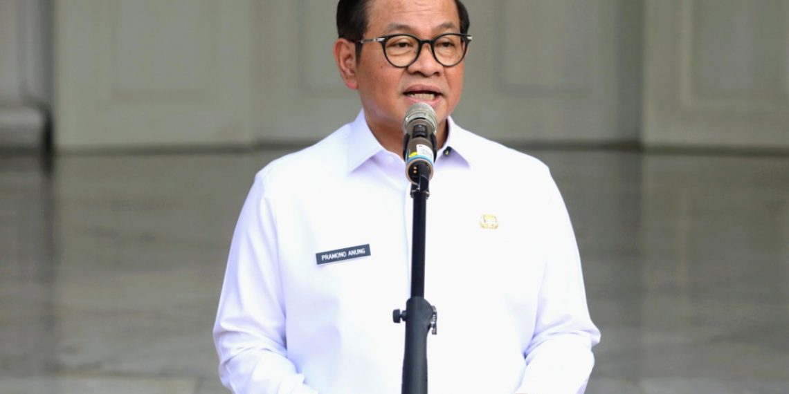 Cuaca Ekstrem, Pramono Izinkan Sekolah Daring dan WFH hingga 27 Januari