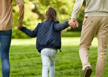 Mengenali Pola Orangtua yang Tidak Dewasa Secara Emosional