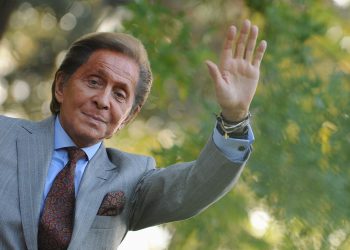Desainer Legendaris Valentino Garavani Tutup Usia di Umur 93 Tahun