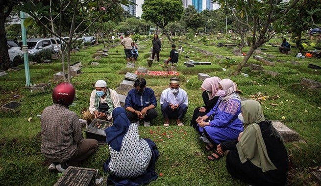 Hukum Ziarah Kubur Menjelang Ramadan: Ini Penjelasan Lengkapnya