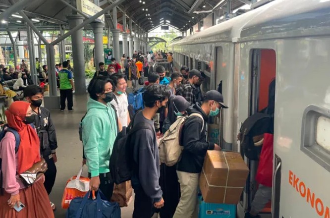 Mudik Lebaran Tiket Kereta Api  Tembus 1,3 Juta, Minat Masyarakat  Terus Meningkatkan