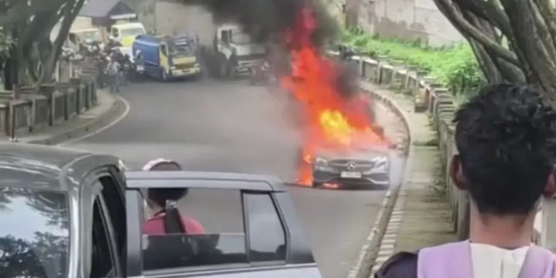 Ramai IIMS 2026, Mercedes Benz Terbakar di Lingkar Nagreg