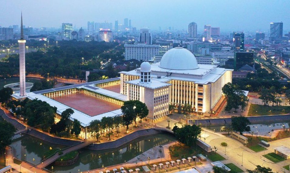 Lima Masjid Terbesar Indonesia, Pusat Ibadah dan Destinasi Wisata Religi