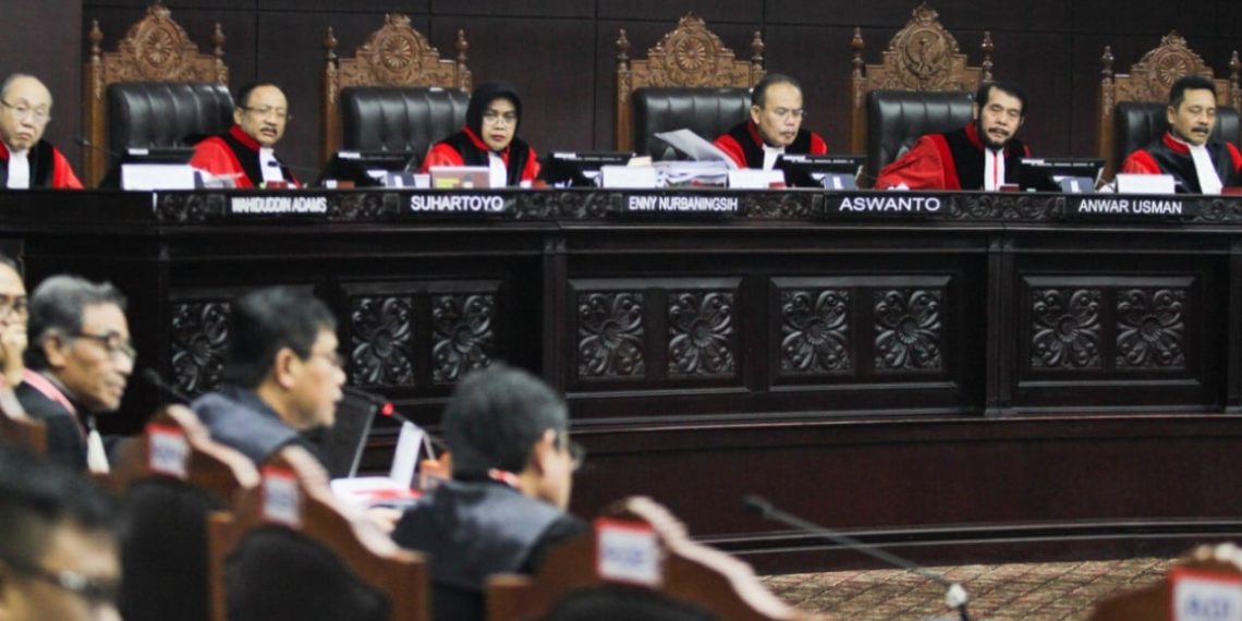 TOK Mahkamah Konstitusi Larang Pernikahan Beda Agama Tidak Diterima