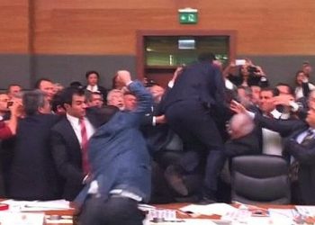 Kericuhan Pecah di Parlemen Turki Usai Erdogan Angkat Menteri Kehakiman Baru