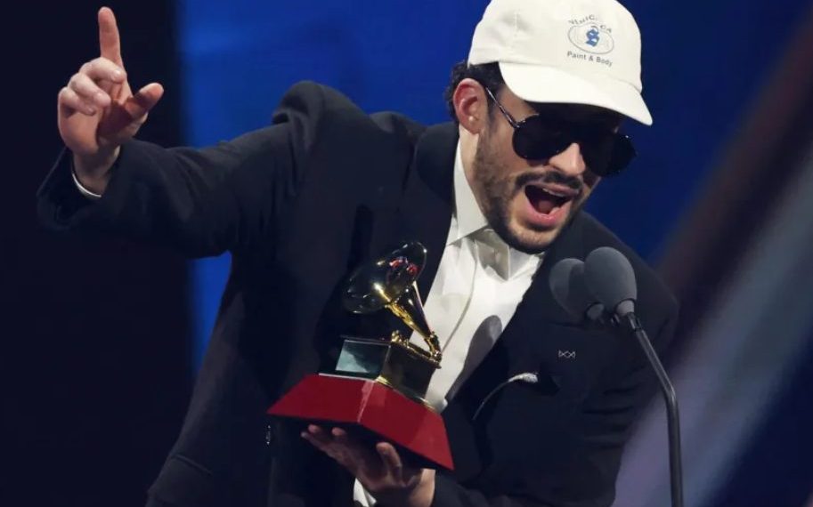 Bad Bunny Gunakan Kemenangan Grammy Untuk Protes ICE