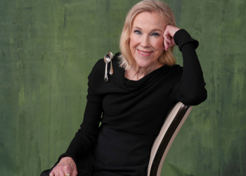 Catherine O’Hara Meninggal Akibat Emboli Paru Saat Menjalani Perawatan Kanker, Ungkap Sertifikat Kematian