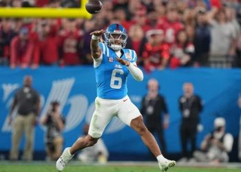 Hakim Kabulkan Tambahan Eligibilitas Untuk QB Ole Miss Trinidad Chambliss