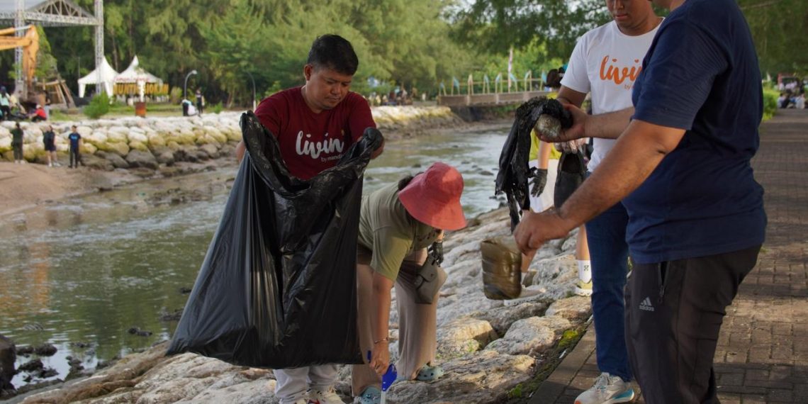 Bank Mandiri Libatkan 700 Relawan Bersihkan 24 Pantai Bali–Nusa Tenggara, Dorong Gaya Hidup Digital Ramah Lingkungan