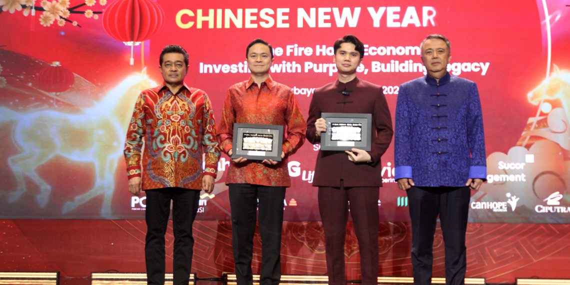 Kompak Tersenyum Bersama Nasabah