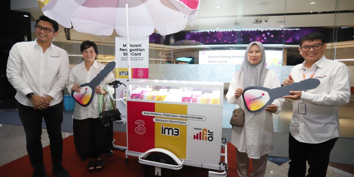 Perluas Akses Digital, Indosat Hadirkan Program Outlet Keliling Berbasis Sepeda Listrik