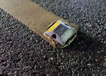 Puluhan Mata Kucing di Flyover Kalimalang Hilang, Pengendara Diminta Waspada