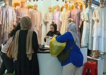 Tren Gamis Bernama Unik Ramaikan Pasar Tanah Abang Jelang Lebaran