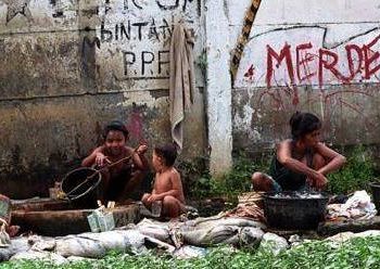 Angka Kemiskinan Turun, Tapi Rakyat Benar-Benar Sejahtera?