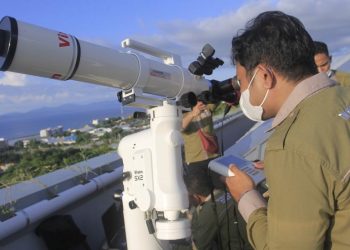 Rukyat Hilal dan Sidang Isbat: Tradisi, Sains, atau Kebutuhan Negara?