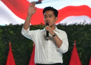 Gibran Dorong Pandji Pragiwaksono Tetap Berkarya dan Menyampaikan Kritik Konstruktif