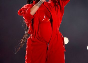 Wanita Ini Ditangkap Setelah Menembaki Rumah Rihanna di Beverly Hills