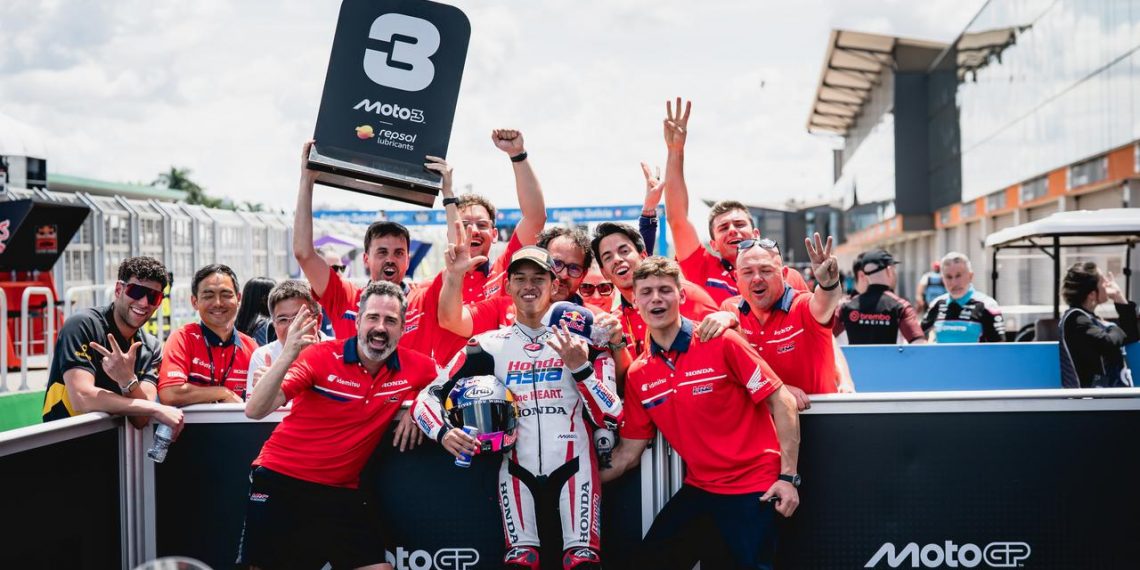 Veda Ega Ukir Sejarah, Hadiah Mengalir Deras Usai Podium Moto3 Brasil 2026