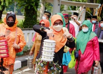 6 Tradisi Unik Lebaran di Indonesia yang Penuh Nilai Kebersamaan