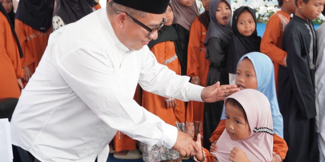 Jamkrindo Salurkan Bantuan Sosial Ramadan kepada Masyarakat di Batam