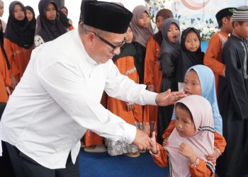 Jamkrindo Salurkan Bantuan Sosial Ramadan kepada Masyarakat di Batam