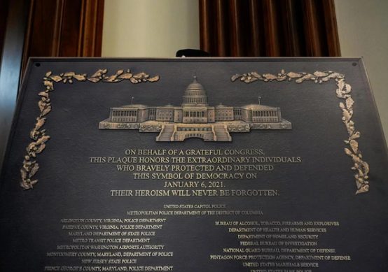 Plakat Peringatan Serangan 6 Januari Akhirnya Dipasang di Gedung Capitol