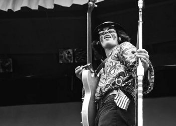 Musisi Rock 60-an Country Joe McDonald Meninggal Dunia di Usia 84