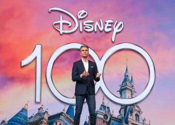 CEO Baru Disney Pimpin Transformasi Besar Taman Hiburan Global