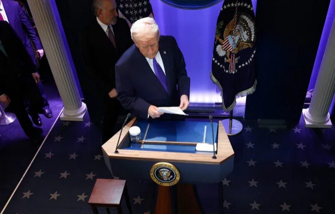 Trump Kembali Minta Warga Amerika Menanggung Pengorbanan Ekonomi