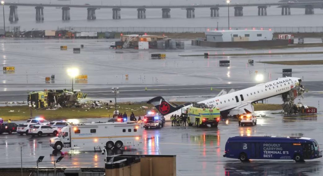 Tabrakan Pesawat Air Canada di Bandara LaGuardia Tewaskan Dua Pilot