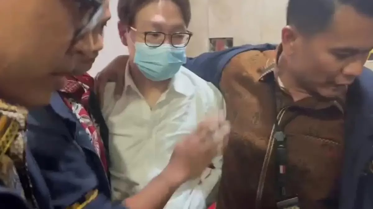 Dokter Richard Lee Ditahan Polda Metro Jaya Usai Dilaporkan Dokter Detektif