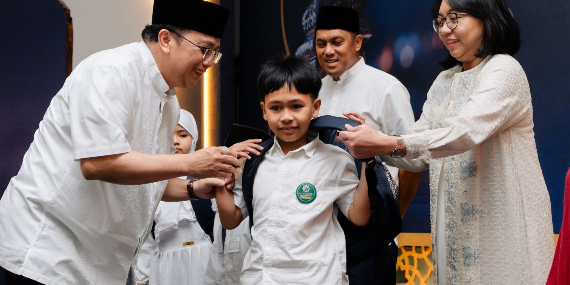 Berbagi Kebaikan dengan Masyarakat Kota Surakarta, Bank Mandiri Gelar Buka Puasa, Santunan, dan Program Khitanan