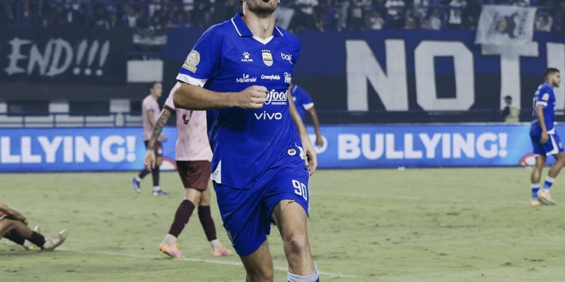 Persib Bandung Taklukkan Persik Kediri 3-0 di GBLA