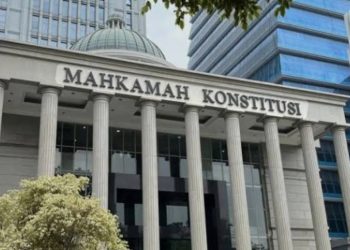 Permohonan Larangan Merokok Saat Berkendara Ditolak MK