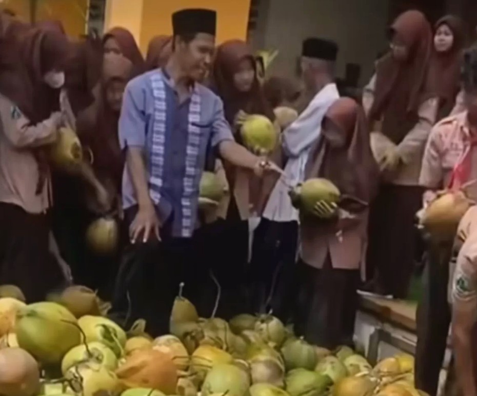 Sajikan Kelapa Utuh dalam Program MBG, 9 SPPG di Gresik Kena Suspensi