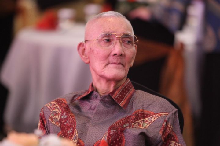 Perjalanan Hidup Try Sutrisno: dari Anak Kampung Surabaya hingga Wakil Presiden RI