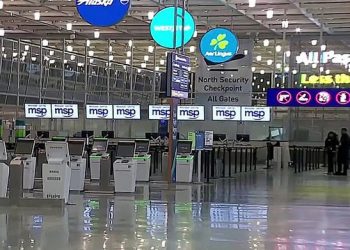 Ribuan Penerbangan di Amerika Serikat Dibatalkan, Bandara Chicago hingga Minneapolis Lumpuh