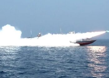 Konflik Timur Tengah Memuncak: Iran Ancam ‘Bakar’ Kapal di Selat Hormuz
