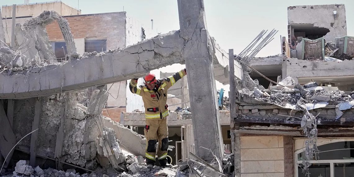 Iran Mainkan Strategi “Kuantitas vs Kualitas” untuk Kuras Rudal Musuh