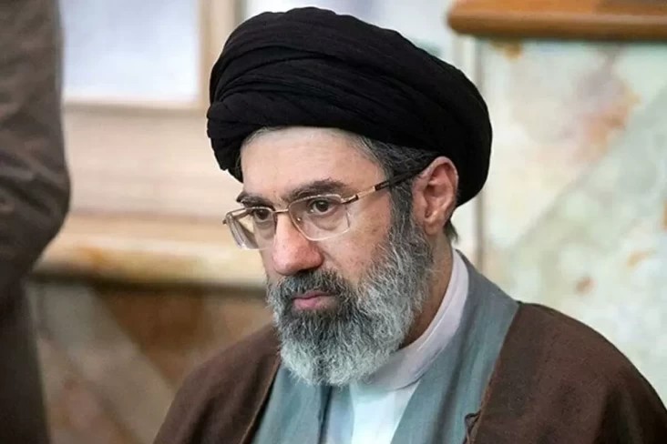 Mojtaba Khamenei Jadi Kandidat Pemimpin Baru Setelah Ayahnya Wafat