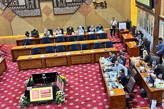 DPR Bahas Celah Hukum Pernikahan Beda Agama dan Sesama Jenis WNI di Luar Negeri